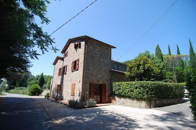 Country house for sale in Via Del Porto, Tuoro Sul Trasimeno, Umbria