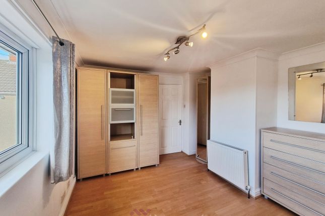 3, Cheviot Drive, Doncaster photo 3