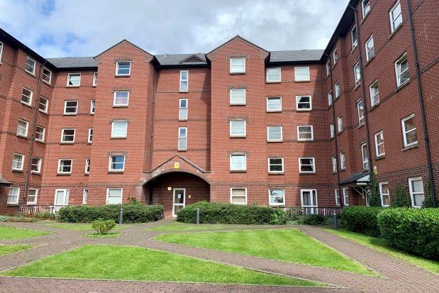Flat to rent in Melrose Apartments, Manchester