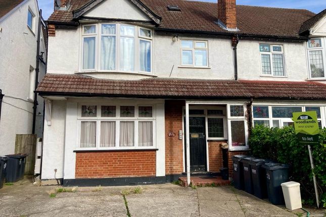Studio to rent in Purley Park Road, Purley