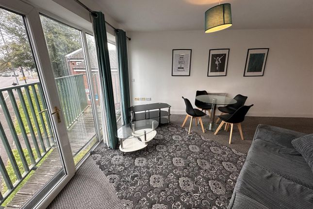 Flat 13, Plymouth Point, 1-3 Birch Lane, Manchester photo 3