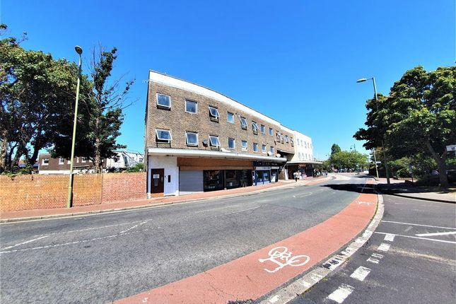 Thumbnail Flat to rent in South Street, Gosport