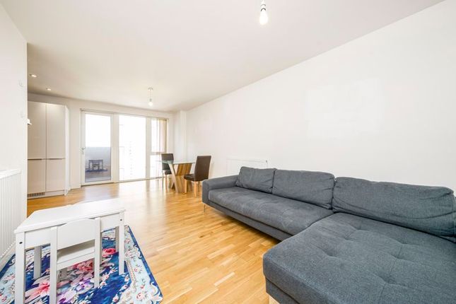 Flat 44, Crossways, Windsor Road, Slough photo 4