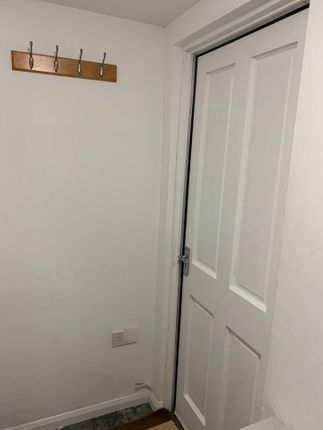 64, Gresham Drive, Romford photo 3