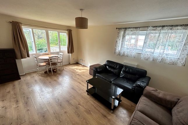 Flat to rent in Kimpton Close, Hemel Hempstead