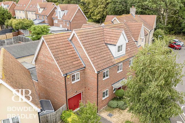 5-bed house on 62 Five Oaks Lane, Chigwell, £750,000