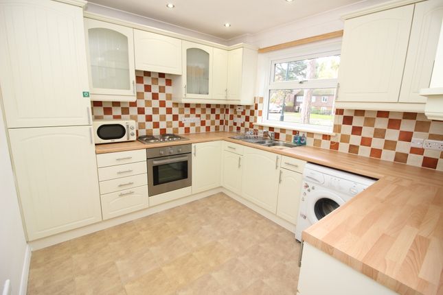 28, Elmwood Close, Ewell photo 3