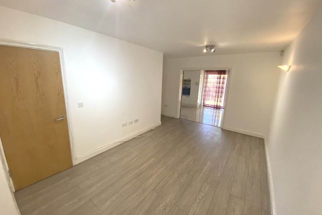 3, Arundel Drive, Borehamwood photo 2