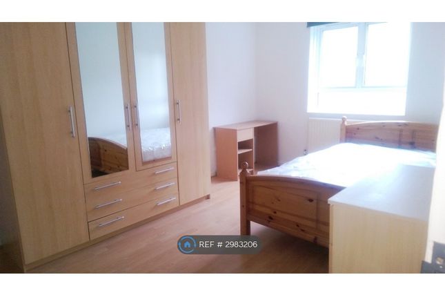 Flat, Trimdon Plender St, London photo 2