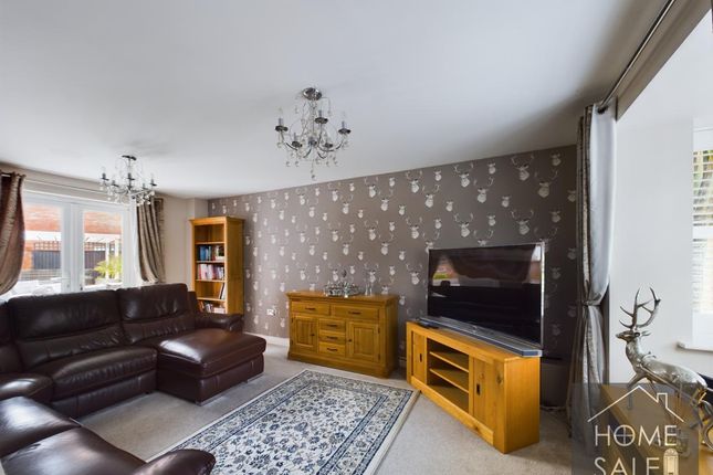 4, Charley Close Market Harborough, Leicestershire photo 2