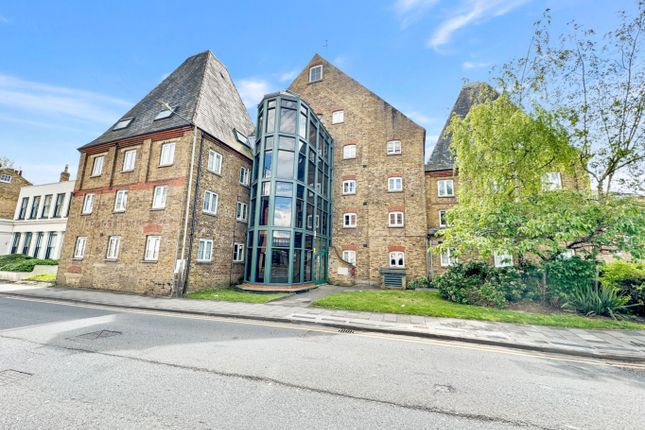 Studio for sale in The Maltings, Clifton Road, Gravesend, Kent