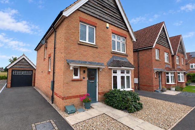 3-bed detached on Station View, Selby, £300,000