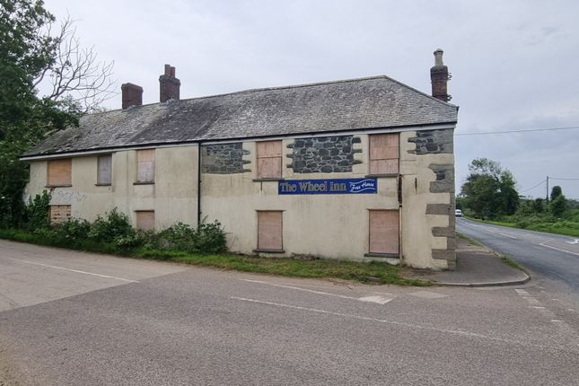 Studio house on Wheel Inn, Helston, £350,000