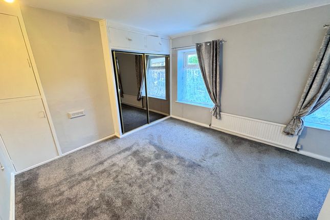 13 Anchor Avenue, High Peak photo 4