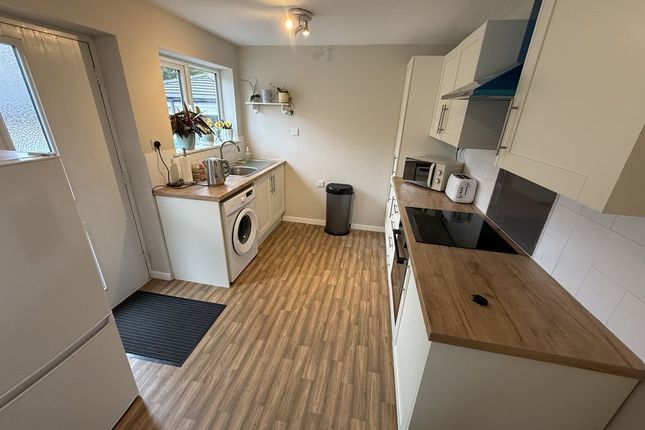 5, Sunnybank Close, Rossendale photo 4
