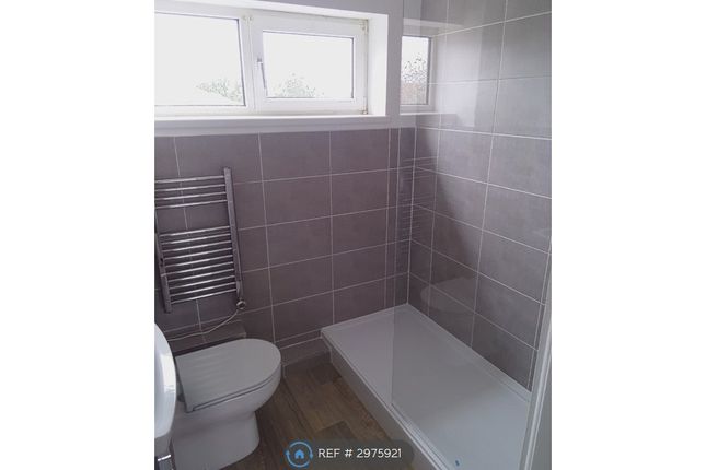 Cavendish Square, Longfield photo 2