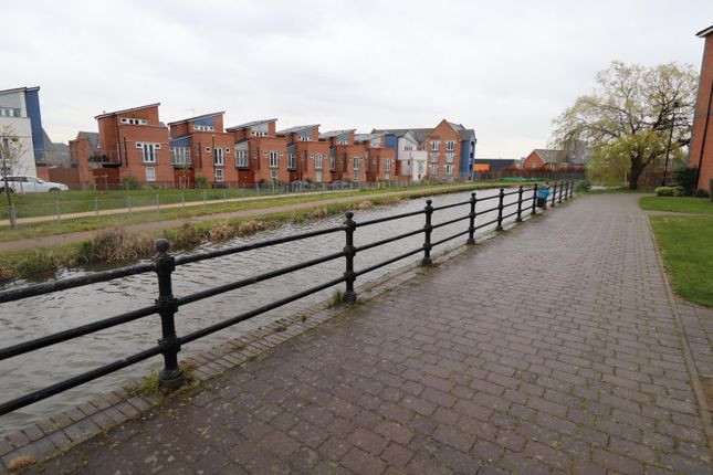 95, Drapers Field, Coventry photo 2