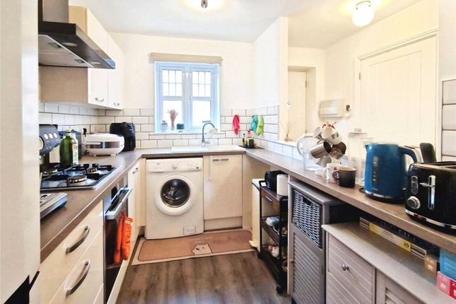 28, Bridgefield Close, Manchester photo 4