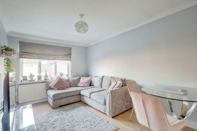 Thumbnail Flat to rent in St. Clements Road, Benfleet