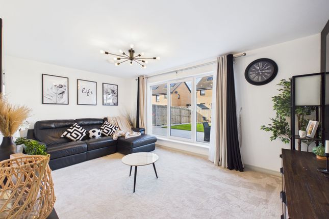 74 Daks Place, Larkhall photo 2