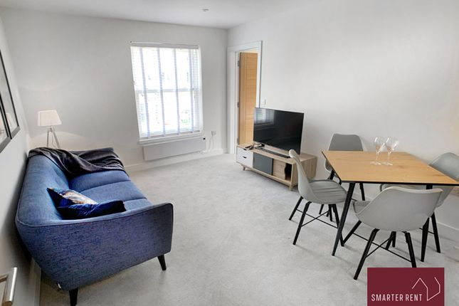 Flat 4 Turks Head Court, Eton Court, Windsor photo 2