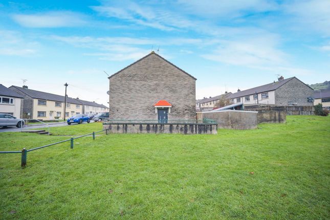 31, Bryn Heol, Caerphilly photo 2