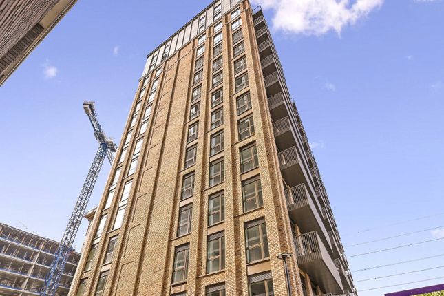 Flat for sale in The Courtyard, Royal Eden Docks