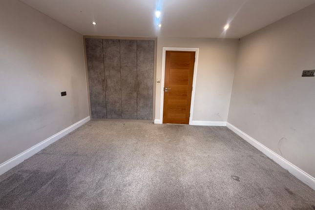 157A, Tithe Farm Road, Houghton Regis photo 4
