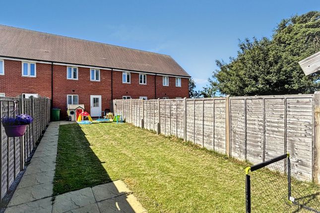 34 De Montfort Drive, Ashford photo 4