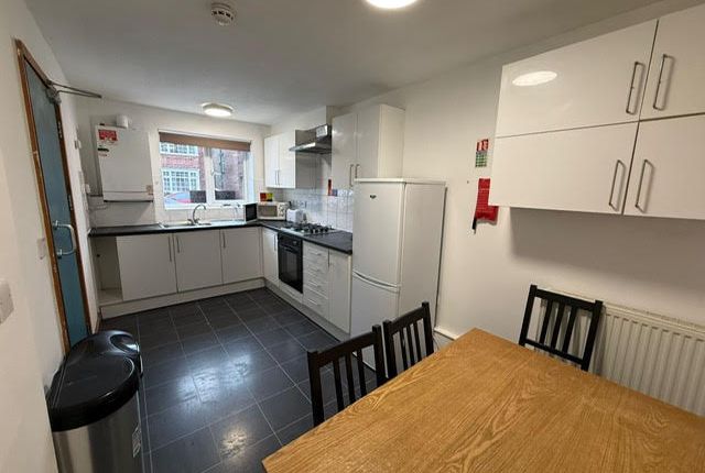 15, Russell Road, Nottingham photo 2