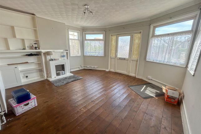 1A, Rosemary Way, Jaywick photo 2