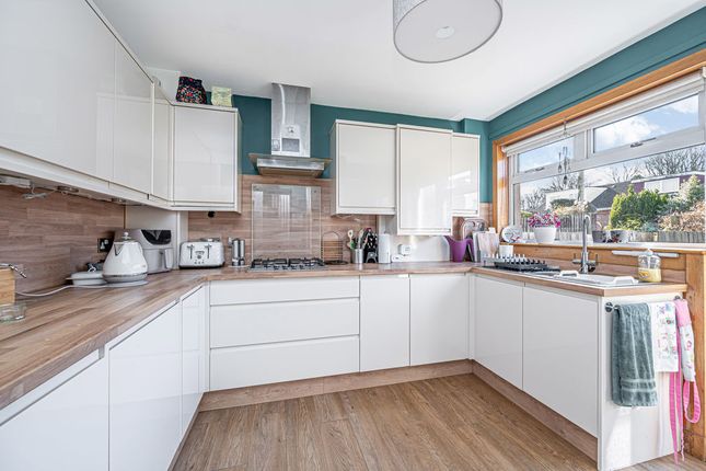 30, Longbraes Gardens, Kirkcaldy photo 2