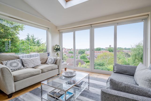 22, Mountside, Surrey photo 2