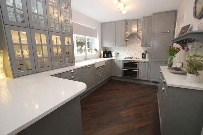 17 Kinders Fold, Littleborough photo 3