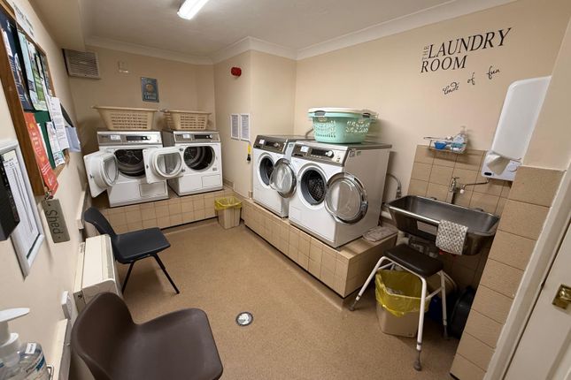 33, Camberley photo 5