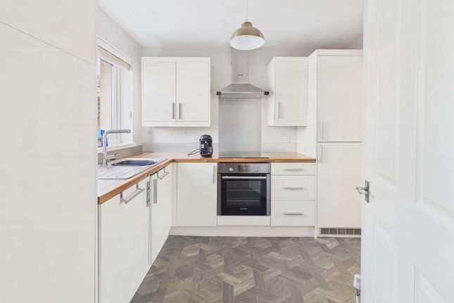 52 Pendine Close, Barry photo 3