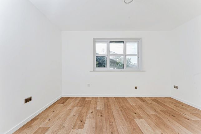 Flat 18, Frances Court, 3, Gandhi Close, Walthamstow photo 3