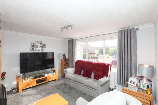 89 Houldsworth Drive, Chesterfield photo 4