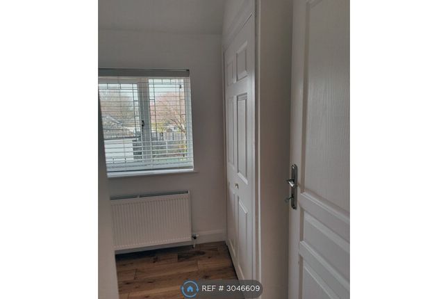 Woodfield Crescent, Romiley, Stockport photo 4