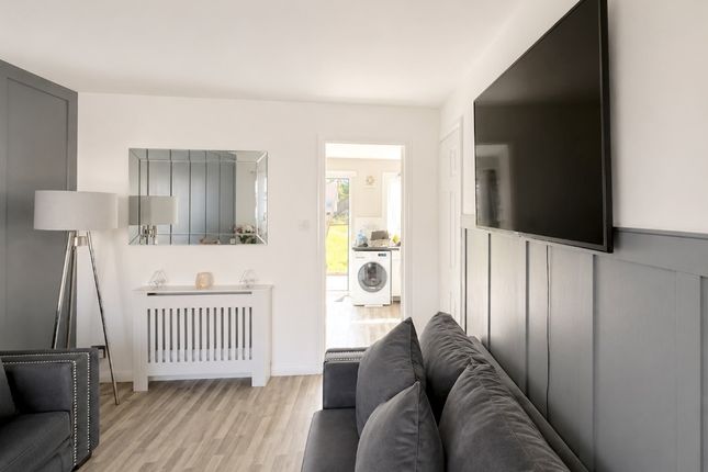 Niddrie Marischal Crescent, Niddrie, Edinburgh, EH16 4LL, Edinburgh photo 4