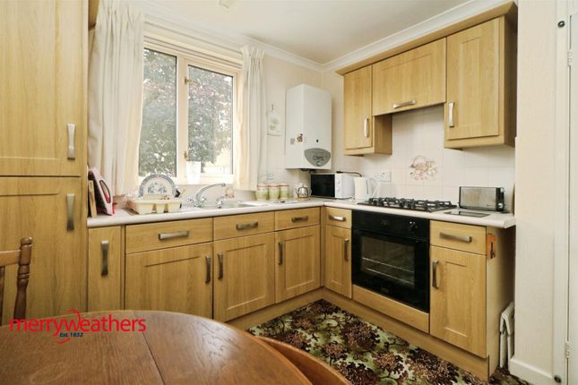 2, Broom Court, Rotherham photo 4