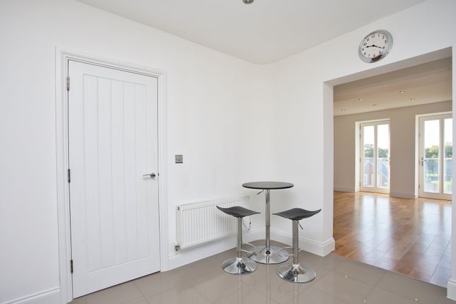 Flat 7, 21, Eversley Park, Kent photo 4