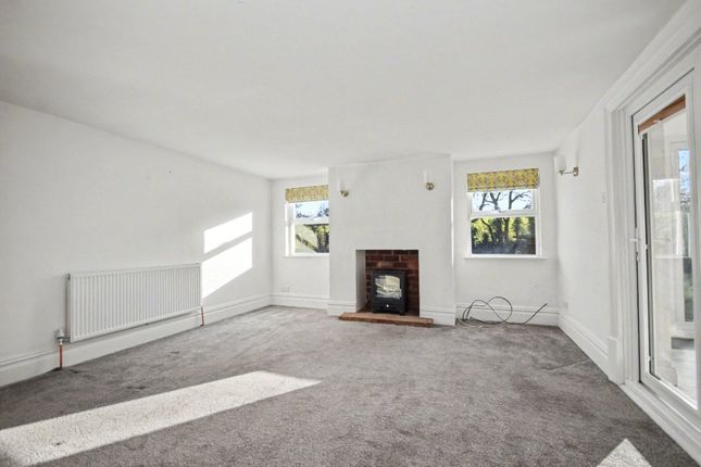 19, Grange Lane, Wakefield photo 5