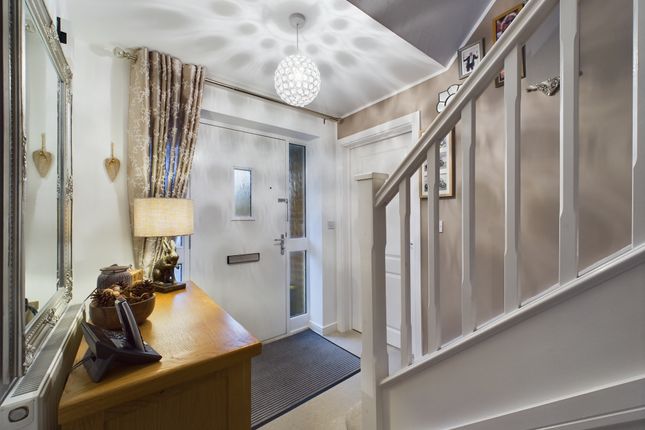28, Hallcoate View, Hull photo 2