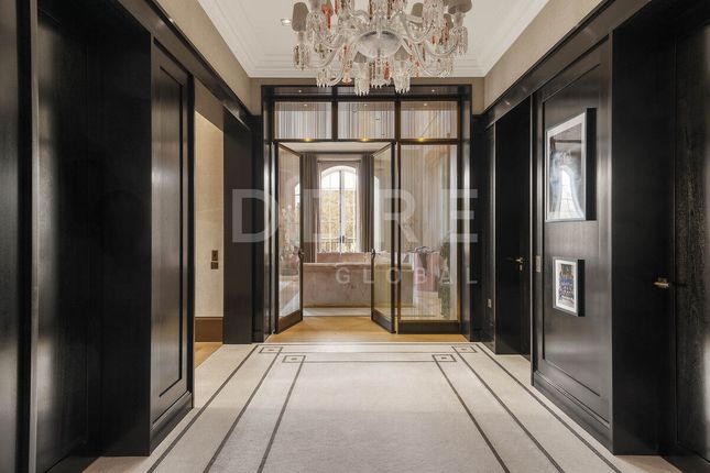 Thumbnail Flat for sale in Glebe Place, London