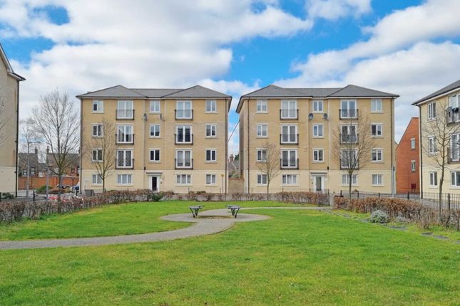 Thumbnail Flat for sale in Firmin Close, Ipswich