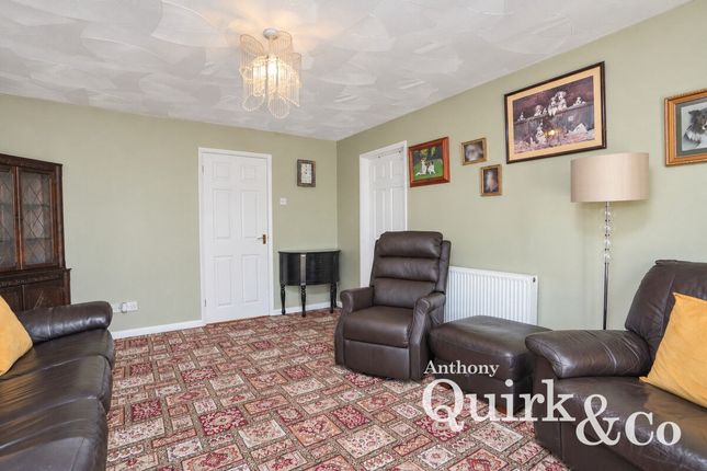 35, Wittem Road, Canvey Island photo 3