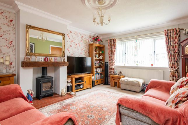 8, Lancaster Avenue, Leyland photo 2