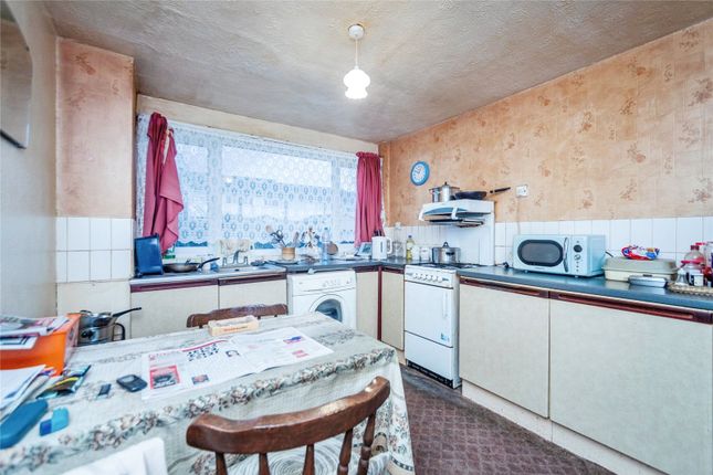 51, Stour Close, Kent photo 3