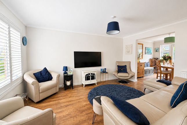 34, Clos Joslin, Bridgend photo 4